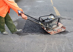 沥青冷补料在道路养护中的应用